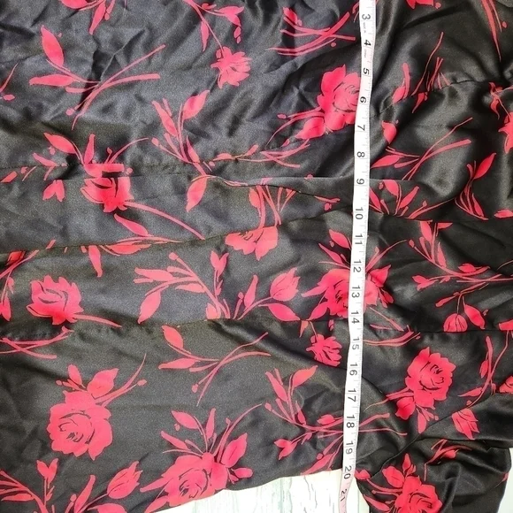 Nottibianche Robe SIZE Small Black & Red Floral EUC - Picture 11 of 13